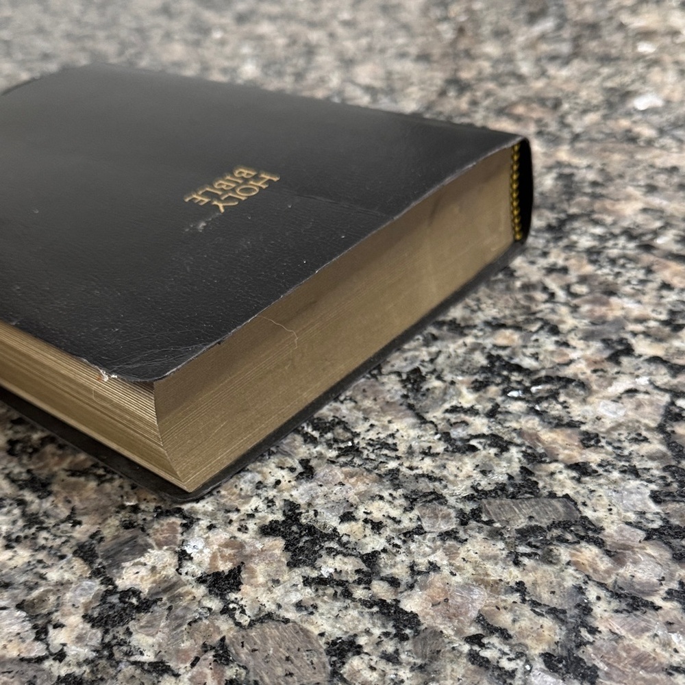 Leather Black Holy Bible EUC - Picture 9 of 9